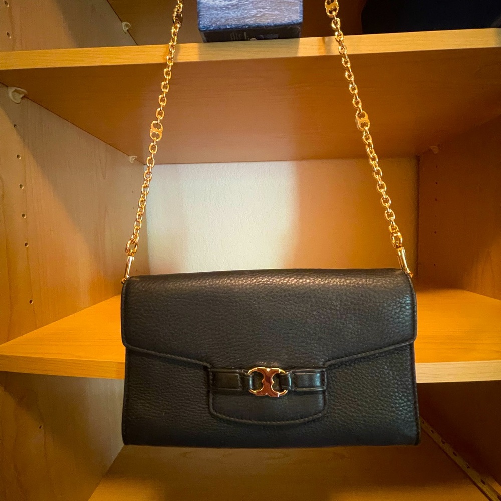 Tori Burch Small back leather bag. Shoulder or clutch.